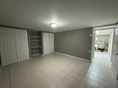 Private large Basement Room Available for Single occupancy in a 3 Bedroom + 1Basement room in a 3 st...