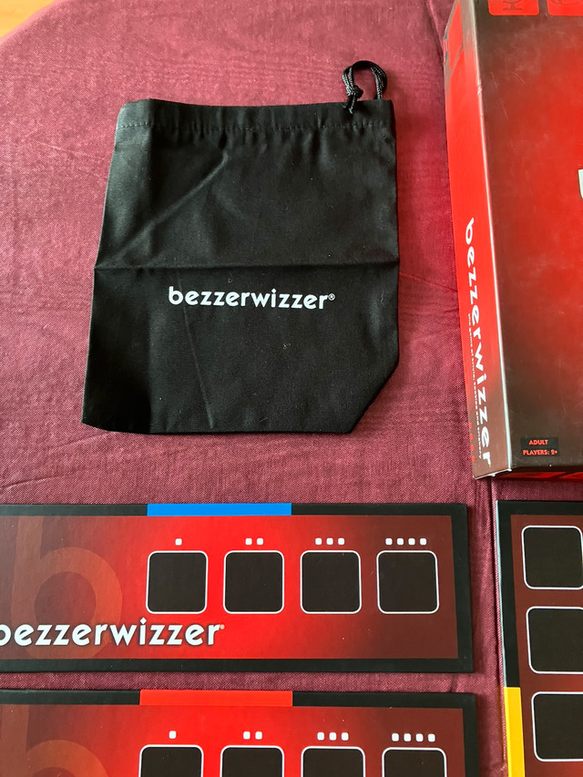 Bezzerwizzer Board Game, New in Open Box dans Jouets et jeux  à Ville de Montréal - Image 3