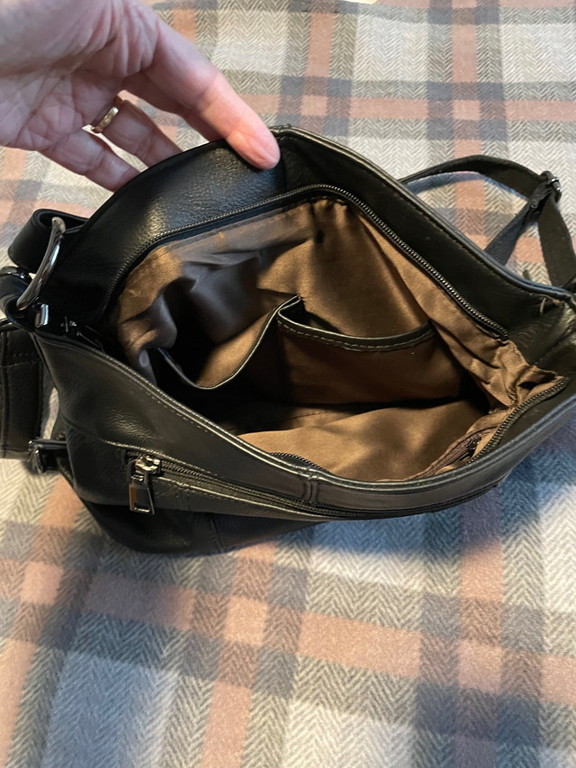 YALUXE Women's Genuine Black Leather Tote Travel Shoulder Bag in Women's - Bags & Wallets in Oshawa / Durham Region - Image 4