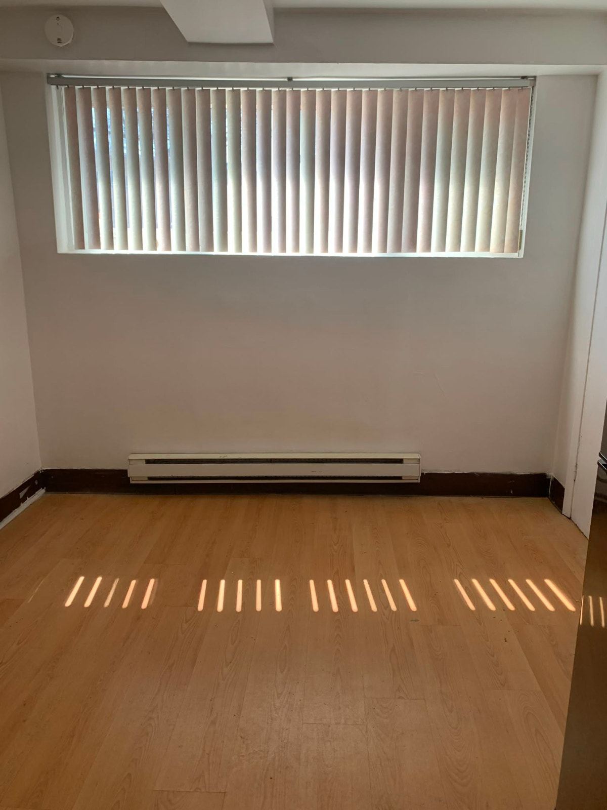 1 1/2 SAINT-LAURENT - CHAMBRE A LOUER / ROOM FOR RENT — photo 1