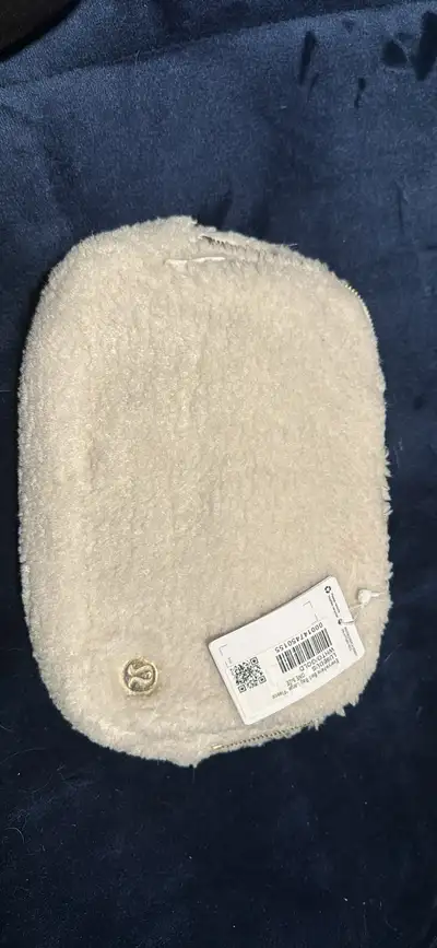 Lululemon Sherpa Fanny pack, View more
