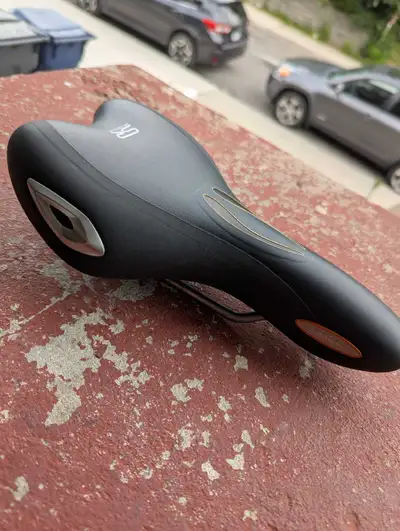 Selle Royal Lookin RoyalGel Comfort Bike Saddle, View more