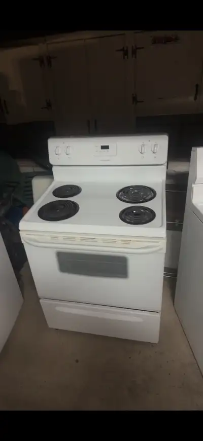 30” white Frigidaire electric stove good working , View more