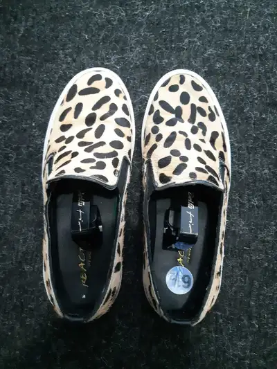 Kenneth cole leapord shoes , View more