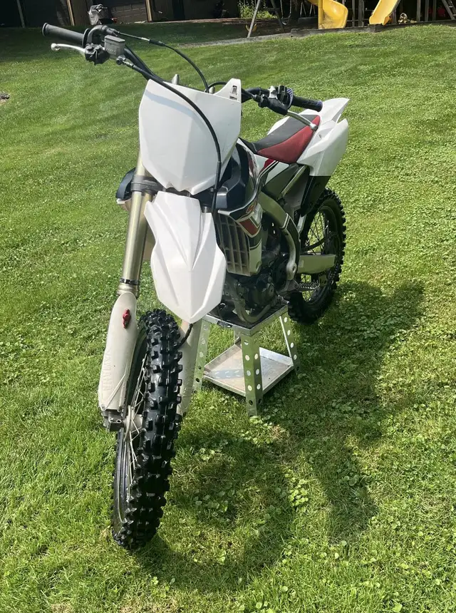 YZ250F (dirt bike) in Dirt Bikes & Motocross in Hamilton - Image 3