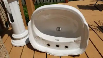 Pedestal Sink in perfect condition, View more