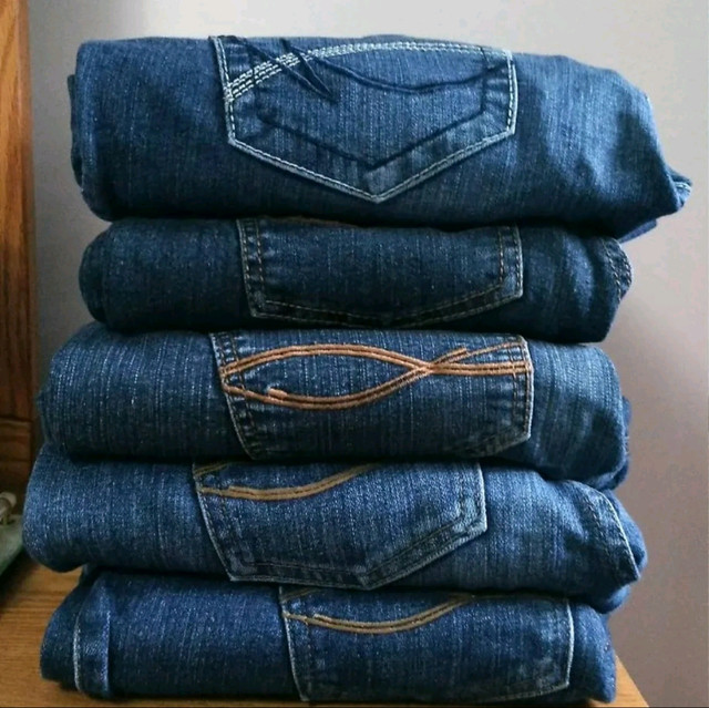 Used Women's Jeans (27/28) in Women's - Bottoms in Markham / York Region