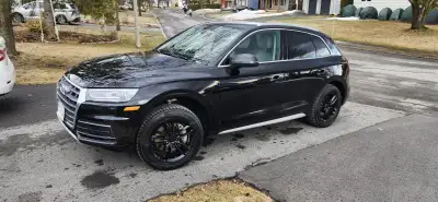 2018 Audi Q5 Komfort – All-Wheel Drive (Quattro) – Black exterior / grey leather interior – classy a...