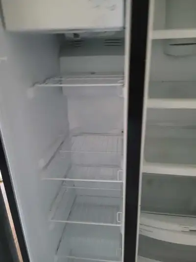 Giving away a fridge for free. The cooling system is not working properly – the freezer stopped free...