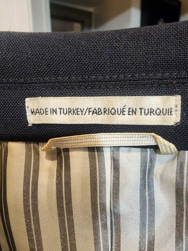 Club Monaco Blazer 40 in Men's in City of Toronto - Image 8