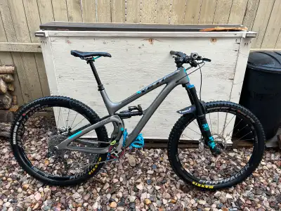 Yeti SB 5.5 Carbon Mountain Bike Large, View more