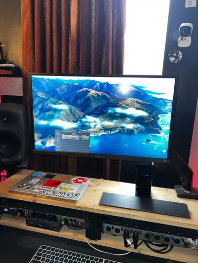 BenQ EW3270u 32” 4k 60hz monitor TRADE FOR 1440 32”, View more