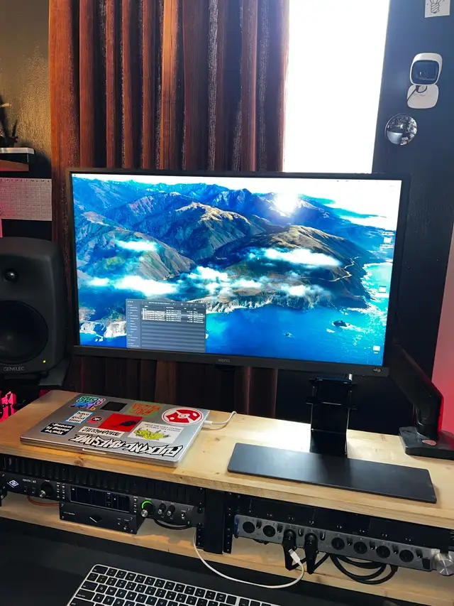 BenQ EW3270u 32” 4k 60hz monitor TRADE FOR 1440 32” in Monitors in City of Montréal - Image 2