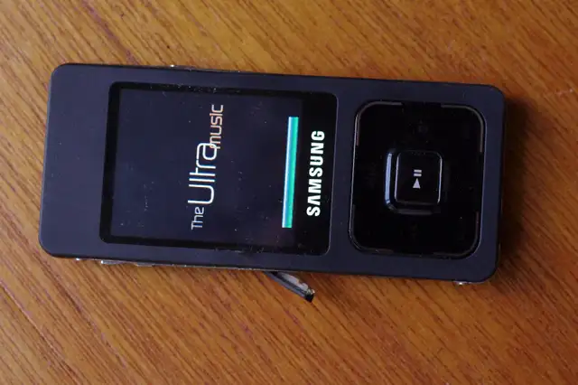 Rare Samsung SPH m620 Cell Phone in Cell Phones in Oshawa / Durham Region - Image 5