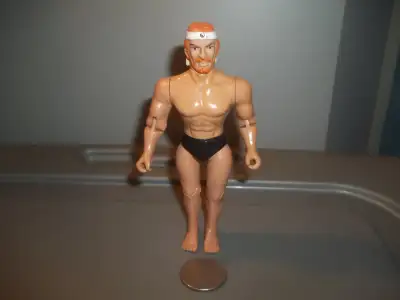 Vintage figurine lutteur, View more