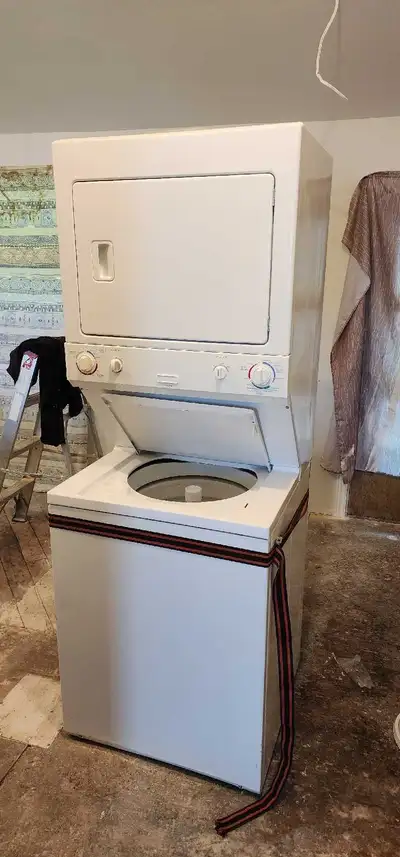 Frigidaire Laundry Centre MEX731CFS2, View more
