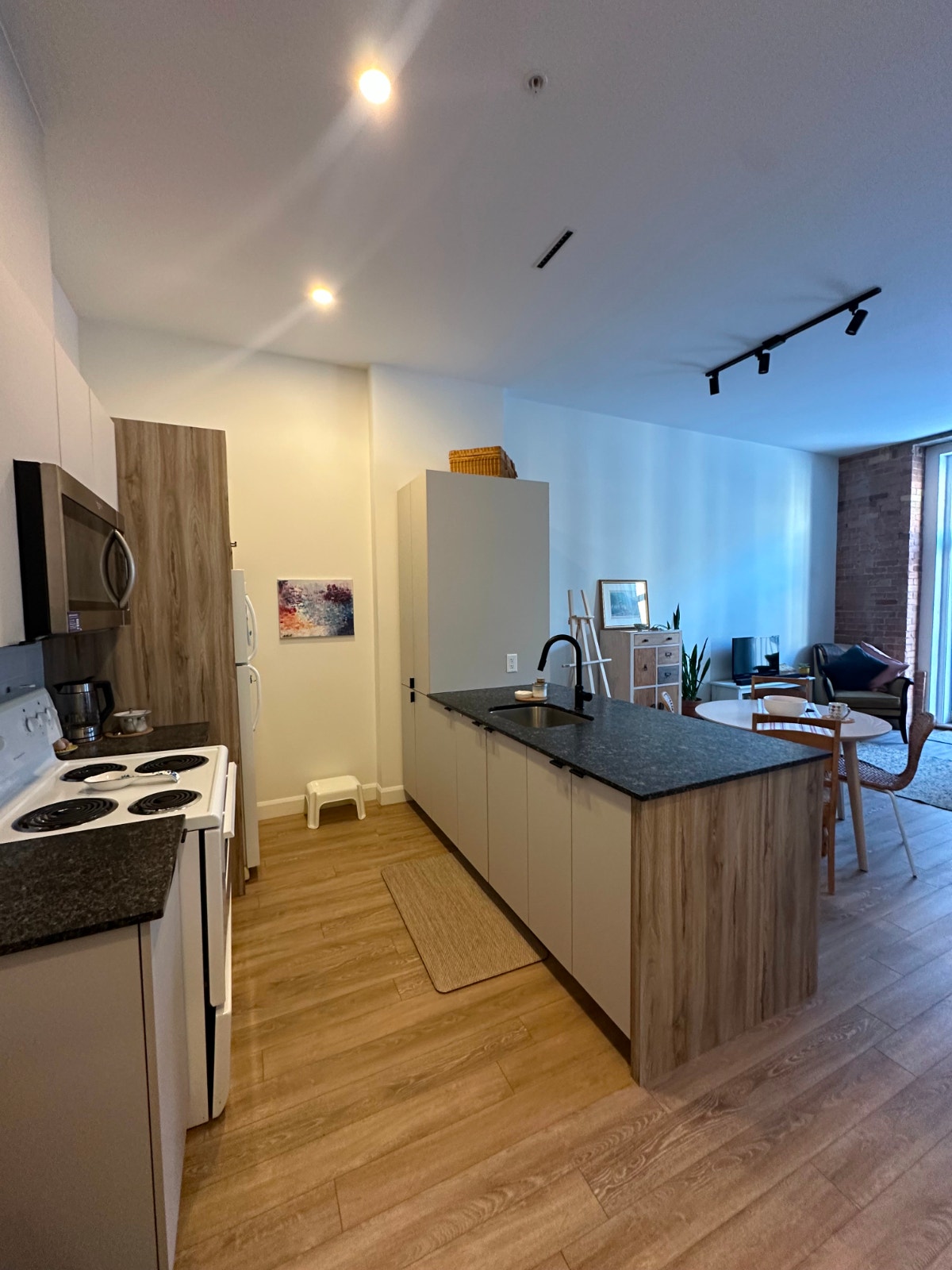 Sous-Location/Cession Bail   (RABAIS $ 300/ms) 3 1/2  au Divin — photo 3