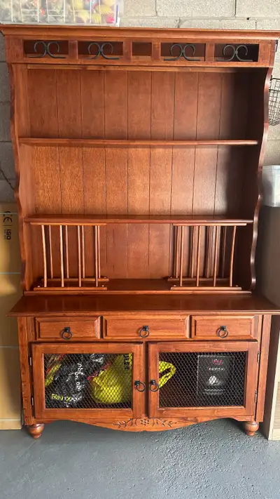 Antique Kitchen hutch & buffet Solid Wood Hutch in fantastic condition