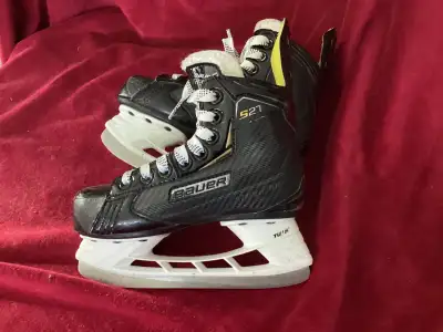 Bauer Supreme S27 youth skates., View more