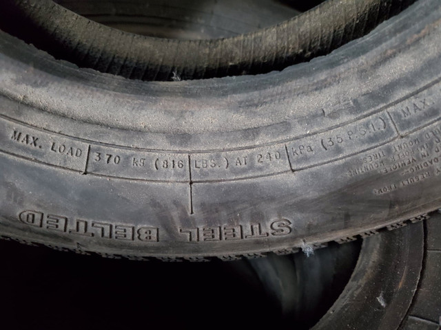 145/80R12 4 pneus d'HIVER à clous d'occasion (mini austin) (70) dans Pneus et jantes  à Sherbrooke - Image 3
