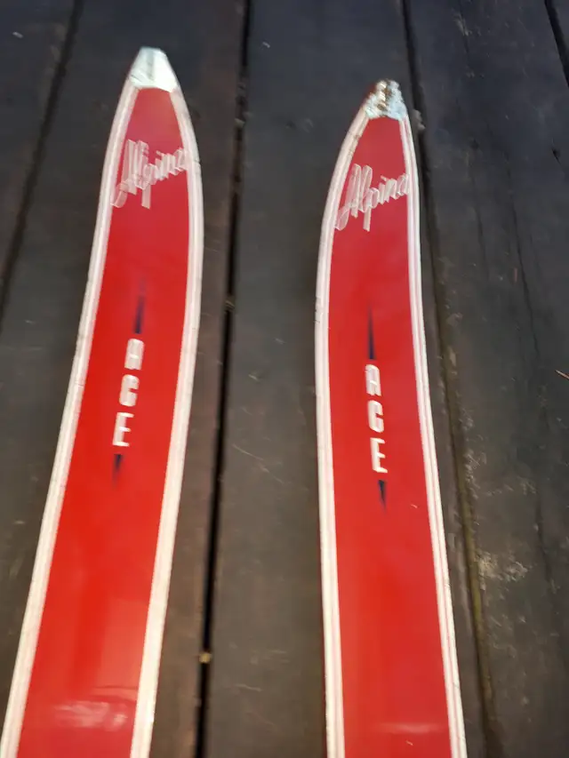 1960s Skis Alpina Ace kids made in Japan in Ski in Ottawa - Image 2