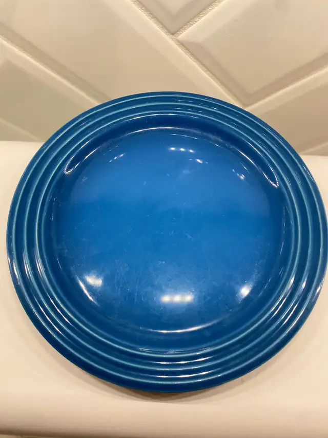 Le Creuset Lapis Blue Stoneware 8.5" Salad Plates – Set of 8 in Kitchen & Dining Wares in St. Albert - Image 10