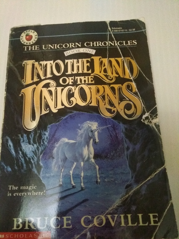 book: the Unicorn Chronicles - book 1 and 2 dans Livres jeunesse et ados  à Cambridge - Image 2
