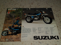 VINTAGE SUZUKI MOTORCYCLE 2-SIDED COLOR BROCHURE / PAMPHLET 70'S