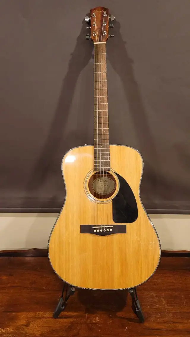 Fender DG-8S Acoustic Guitar with Case and Stand in Guitars in Markham / York Region - Image 2
