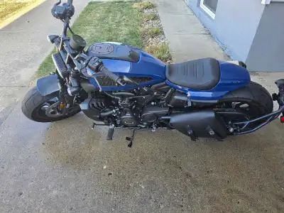I am offering a sleek, nearly new 2023 Harley-Davidson Sportster S with a powerful engine and modern...