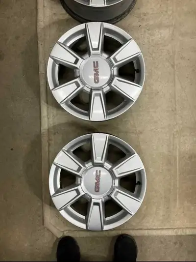 Set of rims in good condition with TPMS sensors. 7" wide 5x120mm bolt pattern 67mm bore 43mm offset...