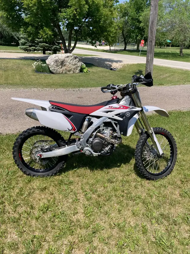 2012 YZ250F in Dirt Bikes & Motocross in Winnipeg - Image 3