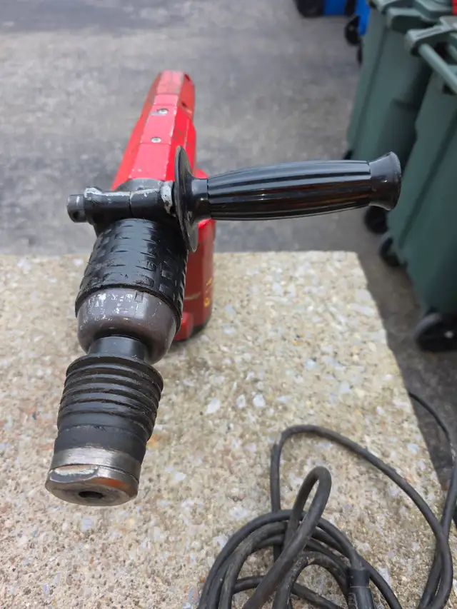 The Hilti TE 22 Corded SDS Plus Rotary Hammer Drill Plastic Case in Power Tools in Windsor Region - Image 6