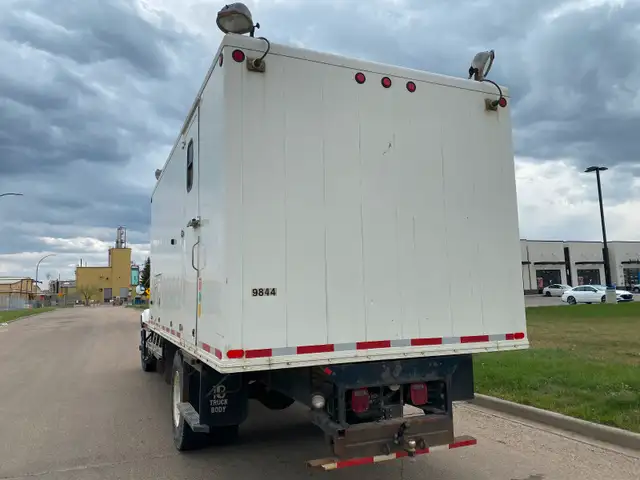 INTERNATIONAL 4900 Max force with mobile office in Cars & Trucks in Edmonton - Image 6