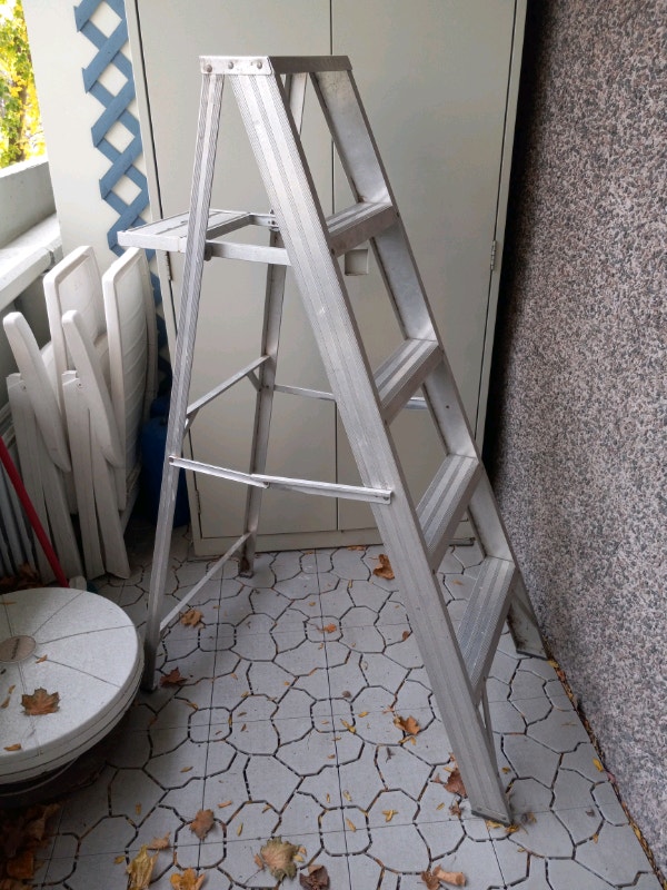 5 steps ladder Ladders & Scaffolding Ottawa Kijiji