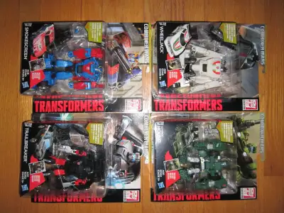 Combiner Wars Transformers Hound Wheeljack Trailbreaker Smoke, View more