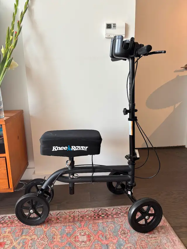 Knee Rover with memory foam pad in Health & Special Needs in City of Toronto - Image 3