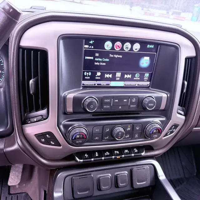 2018 GMC Denali 1500 crew cab 4wd in Cars & Trucks in St. Albert - Image 8