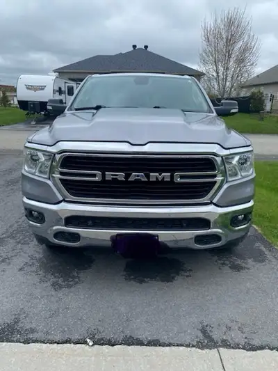 2020 dodge ram 1500 big horn cr Truck 97000km with extended warranty up to 180000km with rv hitch 20...