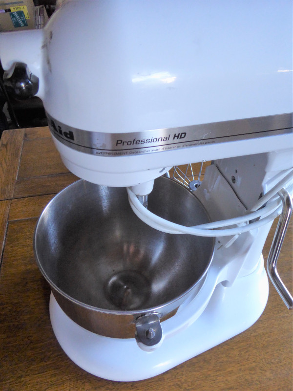 Kitchen Aid Mixer with 3 attachments Processors, Blenders & Juicers