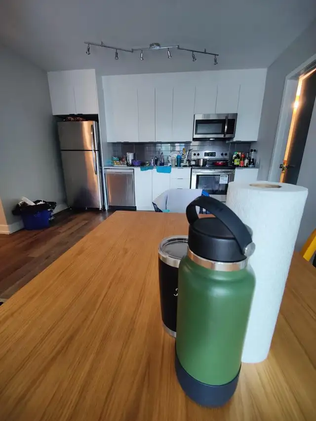 1 bedroom in a 3-bedroom apartment 63436971798275124