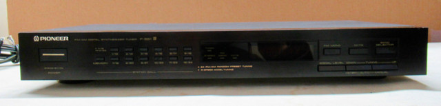 Pioneer Digital Stereo Tuner in Stereo Systems & Home Theatre in St. Catharines
