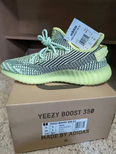 Adidas Yeezy Boost 350 V2, View more