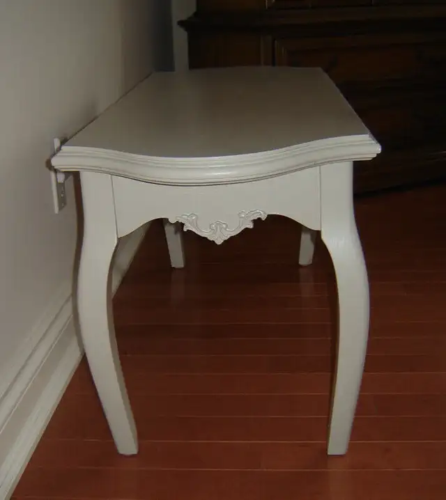 Lovely Antique Solid  Wood Grey Coffee Table in Coffee Tables in City of Toronto - Image 5