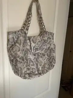 Snake Print, Large Purse for Women in Women's - Bags & Wallets in Chilliwack - Image 4