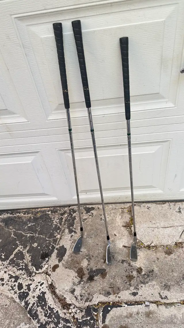 MacGregor Golf Irons (3-piece) with Tour Tech Grips in Golf in City of Toronto - Image 2