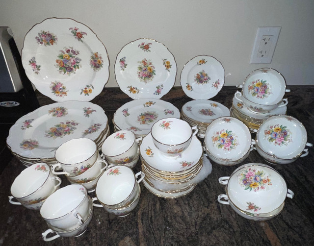 Fragrance Coalport Bone China Set in Arts & Collectibles in Edmonton - Image 3