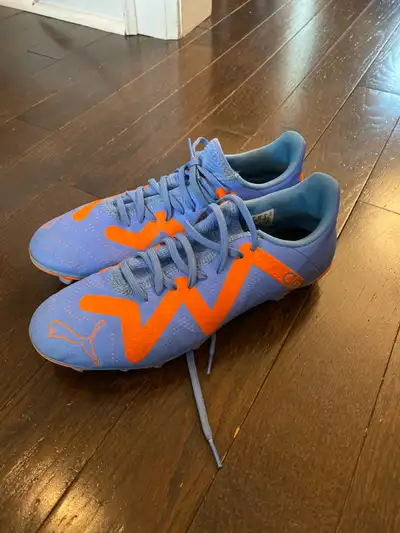 Puma Soccer Cleats - youth size 9, View more