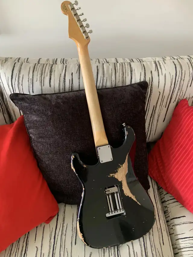 Fender Custom Shop Stratocaster in Guitars in Winnipeg - Image 4