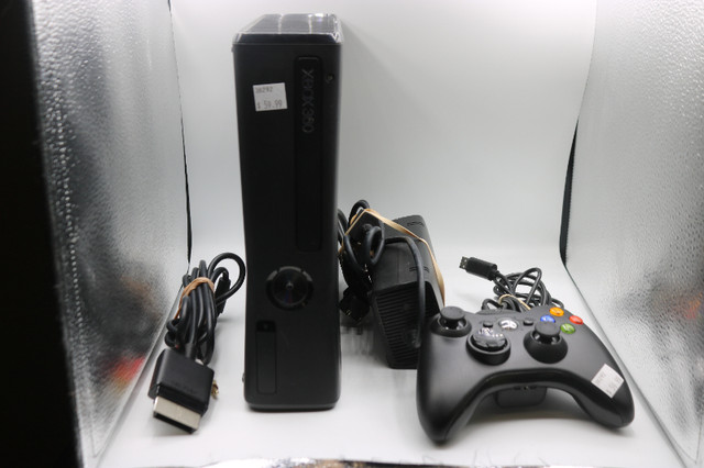 Xbox 360 4Gb Console - 4GB Console Edition  (# 38292) in XBOX 360 in City of Halifax